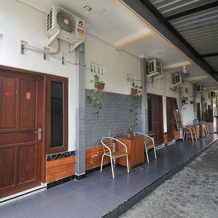 Super Oyo Capital O 2258 Santana Syariah Guest House Kartosuro Екстер'єр фото