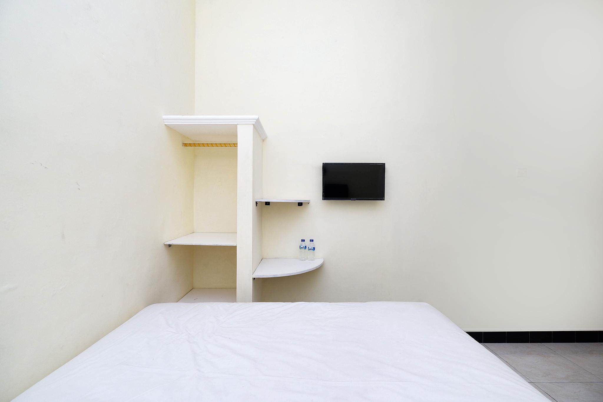 Super Oyo Capital O 2258 Santana Syariah Guest House Kartosuro Екстер'єр фото