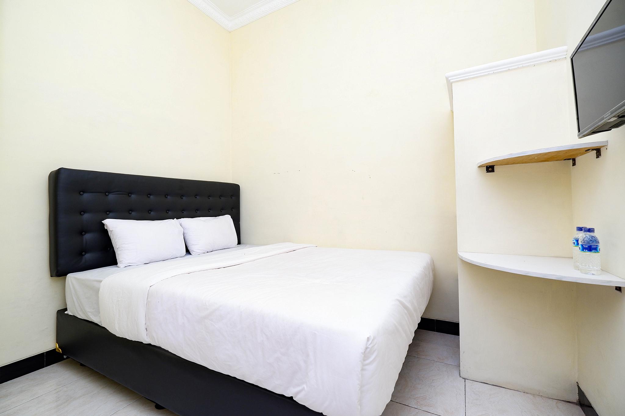 Super Oyo Capital O 2258 Santana Syariah Guest House Kartosuro Екстер'єр фото