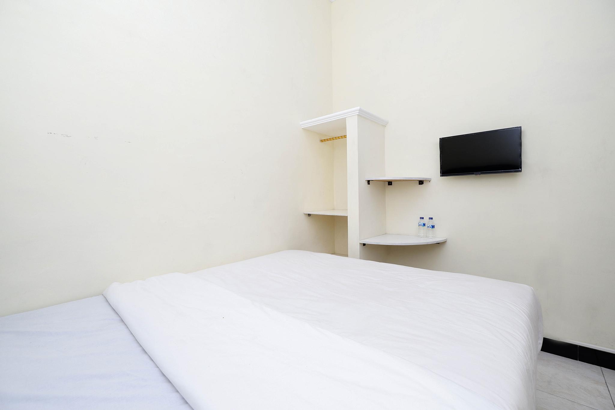 Super Oyo Capital O 2258 Santana Syariah Guest House Kartosuro Екстер'єр фото