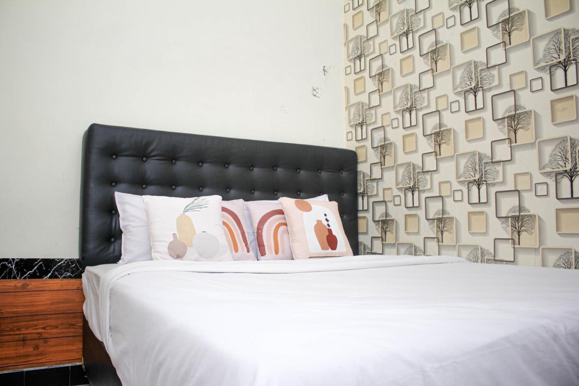 Super Oyo Capital O 2258 Santana Syariah Guest House Kartosuro Екстер'єр фото